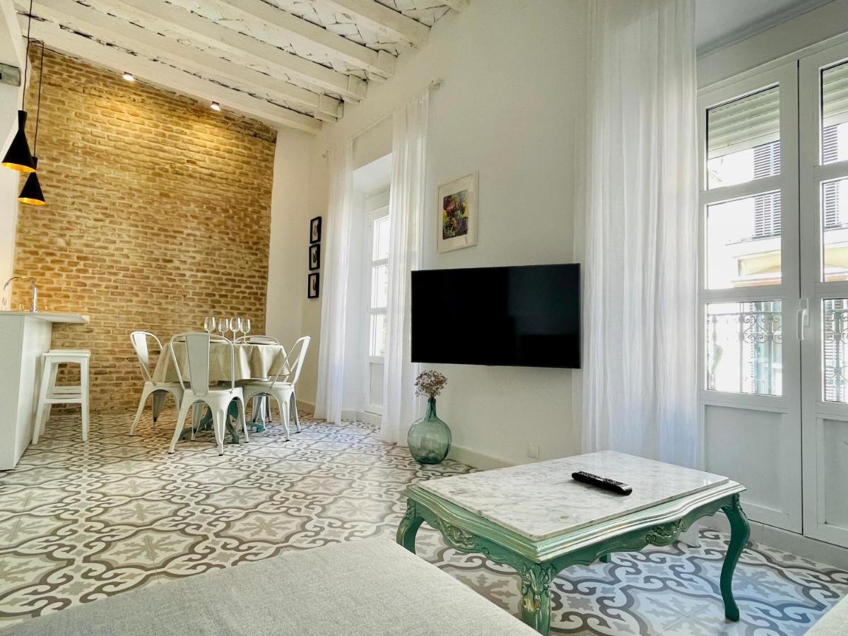 Modern In The Centre, La Alameda Appartement *